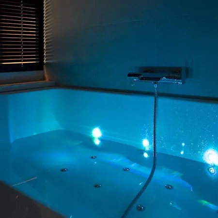 Suite De Luxe Jacuzzi Balneo,King Size Bed Collobrières Exterior foto