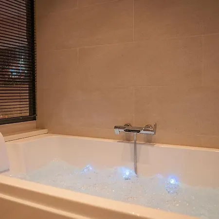Suite De Luxe Jacuzzi Balneo,King Size Bed Collobrières Exterior foto