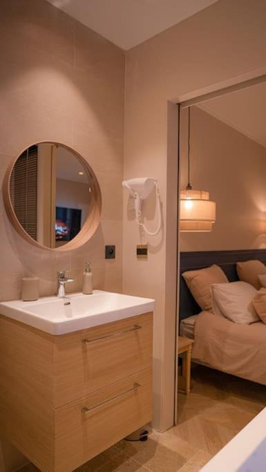 De Luxe Jacuzzi Balneo,king Size Bed Apartment Collobrieres